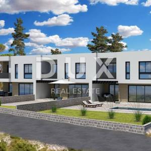 ŠIBENIK, VODICE - Kuća u nizu s bazenom i krovnom terasom S2