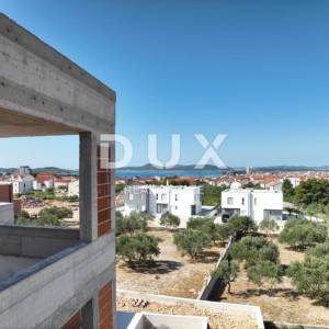 ŠIBENIK, VODICE – Penthouse s panoramskim pogledom na more, luksuz koji diše slobodom i svjetlom