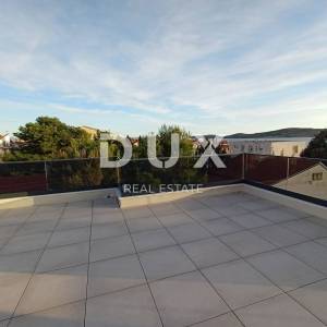 ŠIBENIK, VODICE - Predivan penthouse S8 pokraj mora