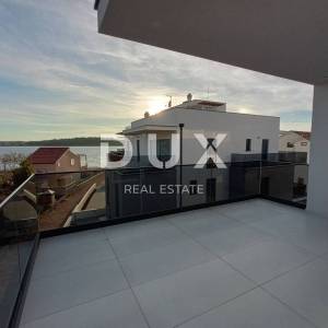 ŠIBENIK, VODICE - Predivan penthouse S8 pokraj mora