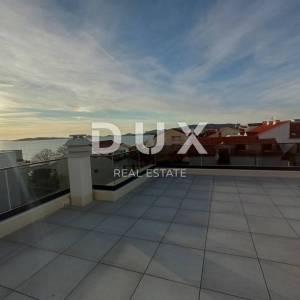 ŠIBENIK, VODICE - Predivan penthouse S8 pokraj mora