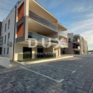 ŠIBENIK, VODICE - Predivan penthouse S8 pokraj mora