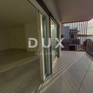 ŠIBENIK, VODICE - Predivan penthouse S7 pokraj mora