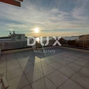 ŠIBENIK, VODICE - Predivan penthouse S7 pokraj mora