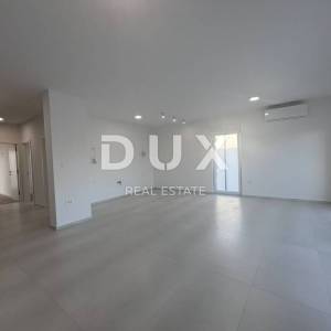 ŠIBENIK, VODICE - Predivan penthouse u novogradnji 1. red do mora