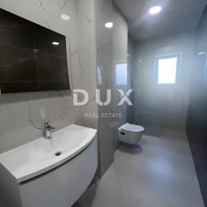ŠIBENIK, VODICE - Predivan penthouse u novogradnji 1. red do mora