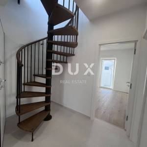 ŠIBENIK, VODICE - Predivan penthouse u novogradnji 1. red do mora