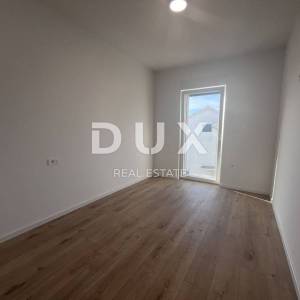 ŠIBENIK, VODICE - Predivan penthouse u novogradnji 1. red do mora