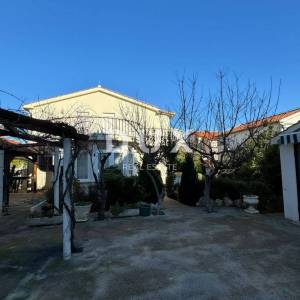 ŠIBENIK, VODICE - Prekrasna samostojeća kuća u Vodicama!