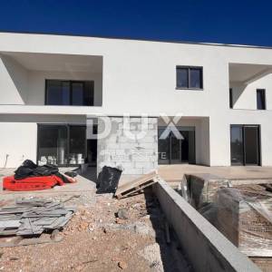 ŠIBENIK, VODICE - Stan S3 u novogradnji na odličnoj lokaciji