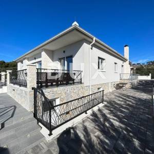 ŠIBENIK, ŽABORIĆ - Prekrasna vila s bazenom i pogledom na more
