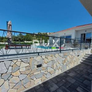 ŠIBENIK, ŽABORIĆ - Prekrasna vila s bazenom i pogledom na more