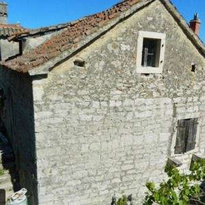 ŠIBENIK, ZLARIN - Kamena kuća za adaptaciju