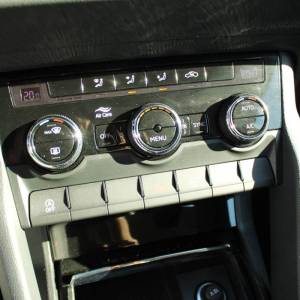 Škoda Karoq 1.5 TSi *LED, NAVIGACIJA, KAMERA*