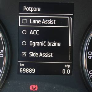 Škoda Karoq 1.6 TDi *LED, NAVIGACIJA, KAMERA*