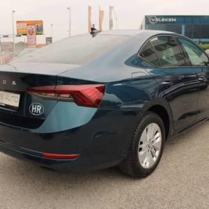 Škoda Octavia 1.5 TSi *LED,NAVIGACIJA,KAMERA*