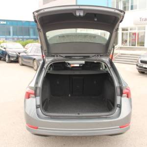 Škoda Octavia Combi 2.0 TDi DSG *LED, NAVIGACIJA, KAMERA*
