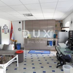 ŠKURINJE - TIBLJAŠI - kuća sa pogledom na more 200m2 + okoliš 300m2