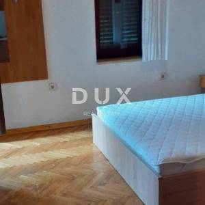 SMOKVICA - kuća s 4 apartmana drugi red do mora (50m), garaža 