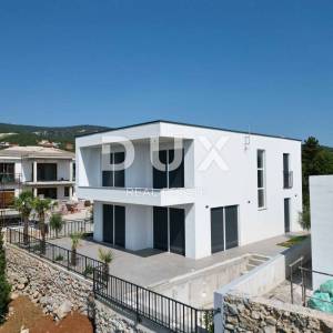 ŠMRIKA- moderna villa 157m2 s panoramskim pogledom na more i s bazenom + okoliš 325m2
