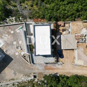 ŠMRIKA- moderna villa 157m2 s panoramskim pogledom na more i s bazenom + okoliš 325m2