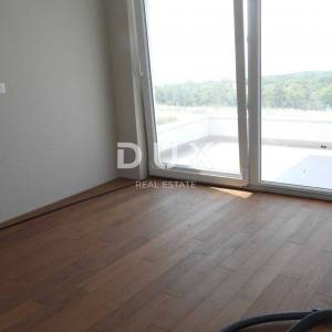 ŠMRIKA- moderna villa 157m2 s panoramskim pogledom na more i s bazenom + okoliš 325m2