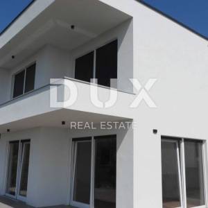ŠMRIKA- moderna villa 157m2 s panoramskim pogledom na more i s bazenom + okoliš 325m2