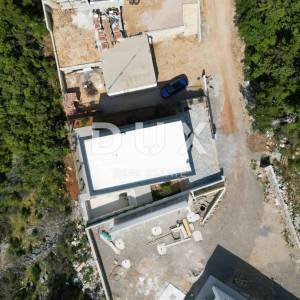 ŠMRIKA- moderna villa 157m2 s panoramskim pogledom na more i s bazenom + okoliš 325m2