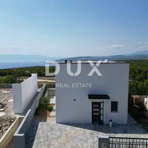 ŠMRIKA- moderna villa 157m2 s panoramskim pogledom na more i s bazenom + okoliš 325m2