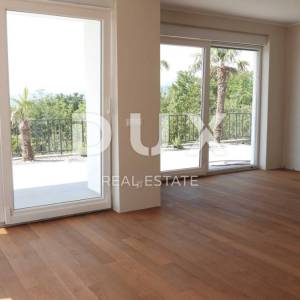 ŠMRIKA- moderna villa 157m2 s panoramskim pogledom na more i s bazenom + okoliš 325m2