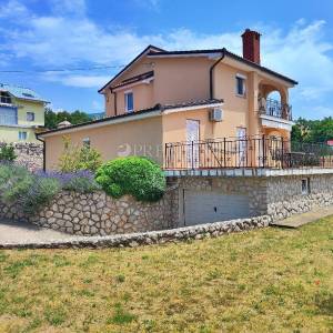 Šmrika, prodaja samostojeće kuće s bazenom!