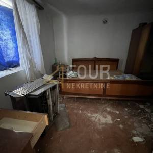 Šmrika, starina s potencijalom, idealno za investitore!