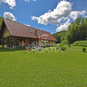 SNIŽENO!! PRILIKA: RUSTIKALNA VILA S BAZENOM