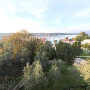 Soline, namješten apartman, s pogledom na more, 150 m od plaže!
