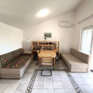Soline, namješten apartman, s pogledom na more, 150 m od plaže!