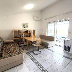 Soline, namješten apartman, s pogledom na more, 150 m od plaže!