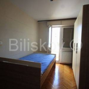 Split, Bol, trosoban stan 77 m2, ostava 15 m2