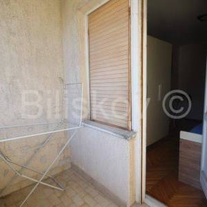 Split, Bol, trosoban stan 77 m2, ostava 15 m2