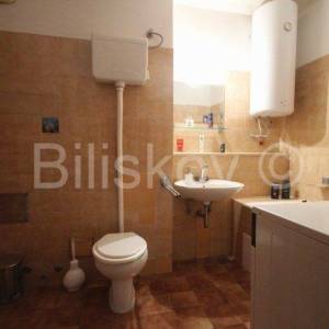 Split, Bol, trosoban stan 77 m2, ostava 15 m2
