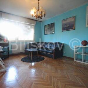 Split, Bol, trosoban stan 77 m2, ostava 15 m2