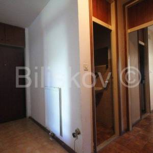 Split, Bol, trosoban stan 77 m2, ostava 15 m2