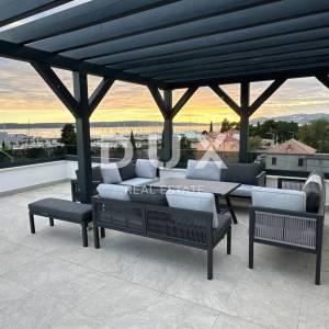 SPLIT, KAŠTEL GOMILICA - Vrhunski penthouse s prekrasnim pogledom na more!