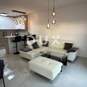 SPLIT, KAŠTEL GOMILICA - Vrhunski penthouse s prekrasnim pogledom na more!
