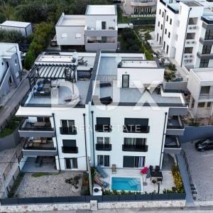 SPLIT, KAŠTEL GOMILICA - Vrhunski penthouse s prekrasnim pogledom na more!