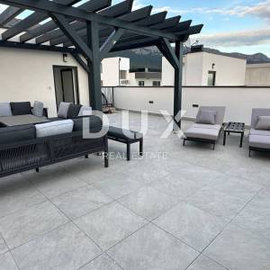 SPLIT, KAŠTEL GOMILICA - Vrhunski penthouse s prekrasnim pogledom na more!