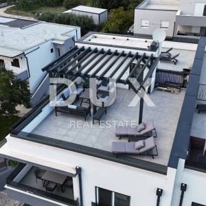 SPLIT, KAŠTEL GOMILICA - Vrhunski penthouse s prekrasnim pogledom na more!