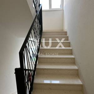 SPLIT, KAŠTEL GOMILICA - Vrhunski penthouse s prekrasnim pogledom na more!