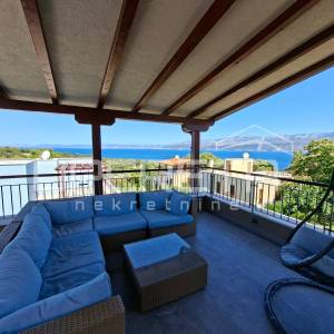*** Splitska, Brač - Ekskluzivna villa s panoramskim pogledom na more ***