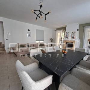 *** Splitska, Brač - Ekskluzivna villa s panoramskim pogledom na more ***