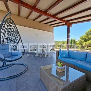 *** Splitska, Brač - Ekskluzivna villa s panoramskim pogledom na more ***